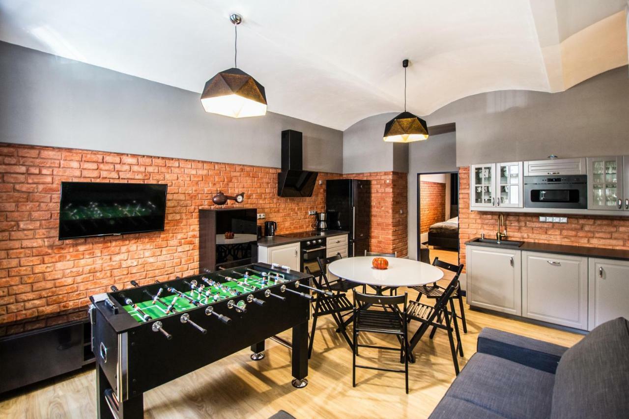 3bdr Ruterra With Table Football Prag
